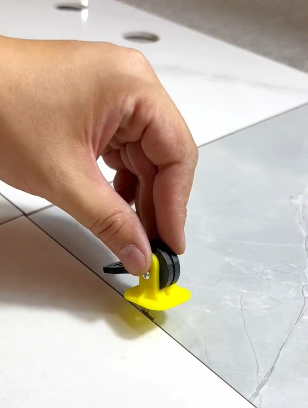 贴砖找平器怎么用视频(贴砖找平器怎么用视频教程) 贴砖找平器怎么用视频(贴砖找平器怎么用视频教程)